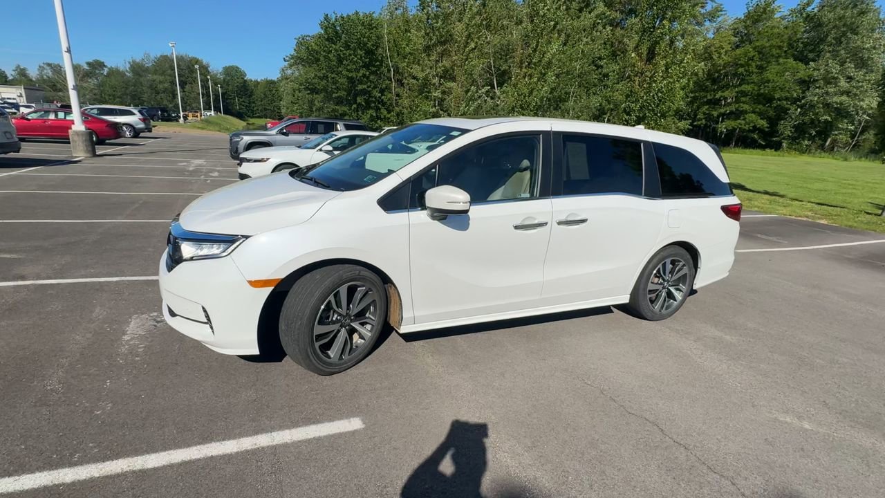 Used 2024 White Honda Touring image 4