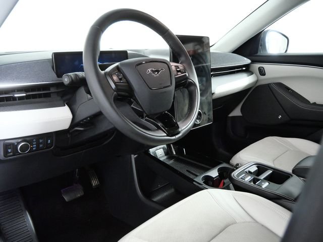 Used 2025 White Ford Premium image 12