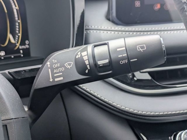 Used 2027 Gray INFINITI LUXE image 30