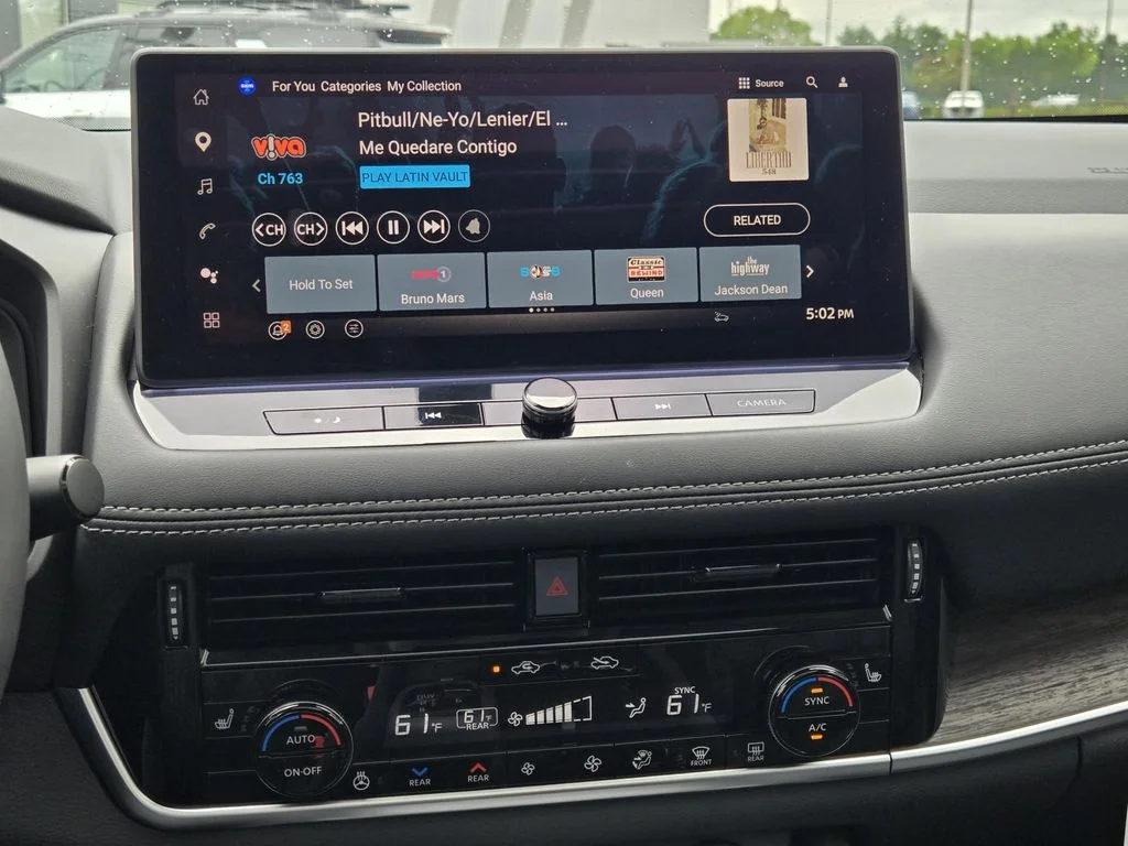 New 2026 Boulder Gray Pearl / Super Black Two-tone Nissan Platinum image 19