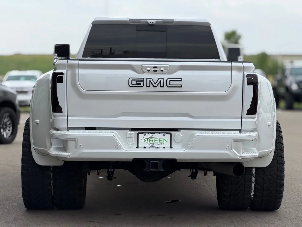 Used 2024 White GMC Denali Ultimate image 8