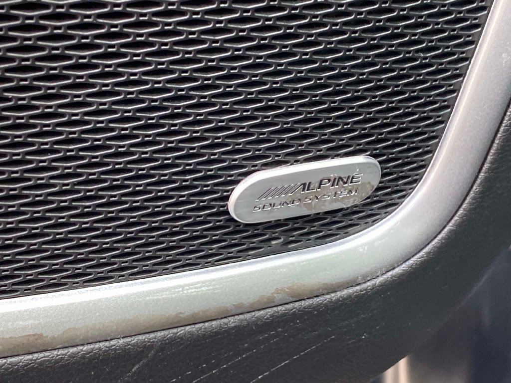 Used 2022 Black Jeep Latitude image 27