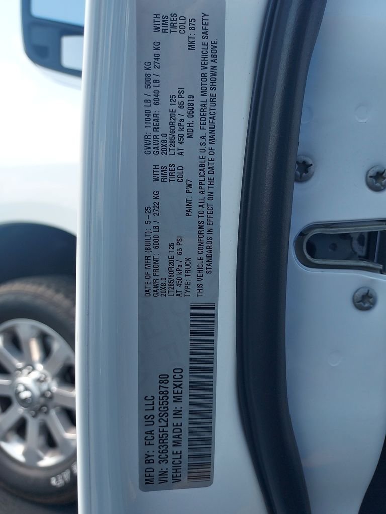 Used 2025 White Ram Laramie image 25
