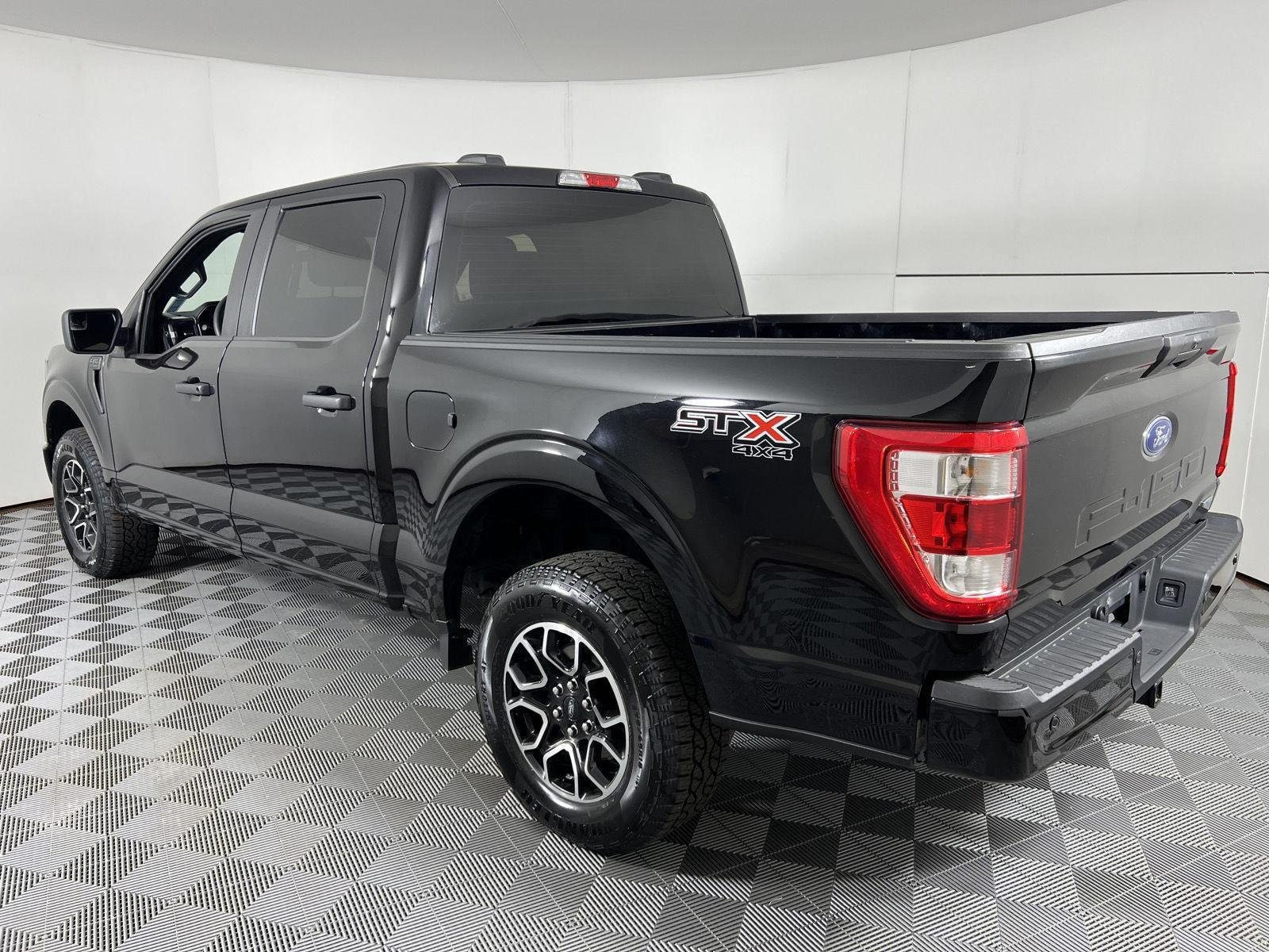 Used 2023 Agate Black Ford XL image 8