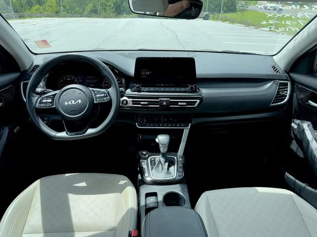 Used 2023 Gray Kia SX image 8