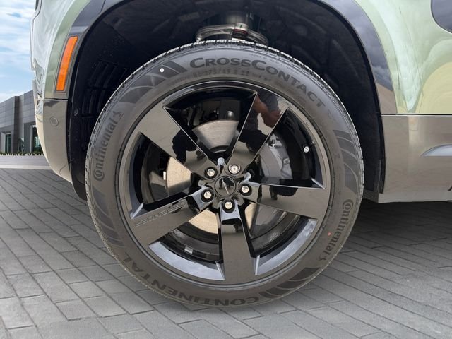New 2026 Woolstone Green Land Rover X-Dynamic SE image 9