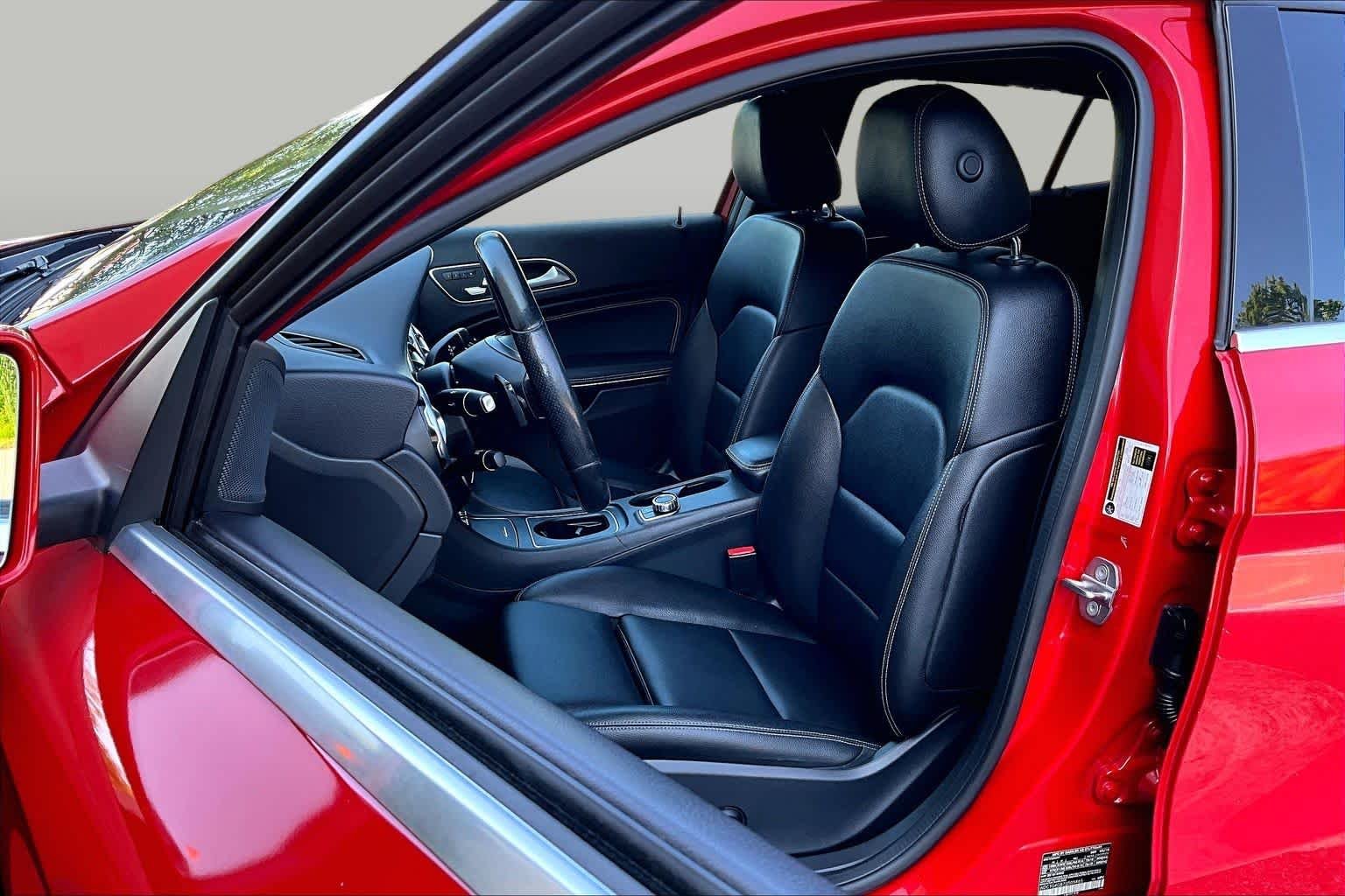 Used 2018 Jupiter Red Mercedes-Benz GLA 250 image 9