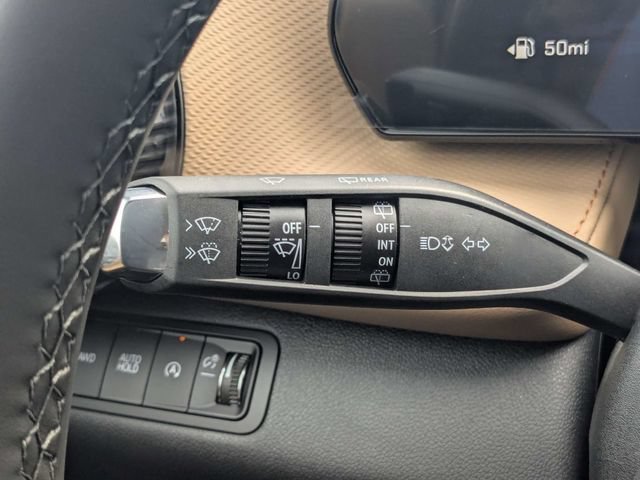 New 2027 Polar White Tricoat Chevrolet ACTIV image 29