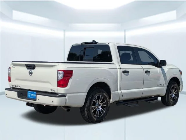 Used 2022 White Nissan SV image 6