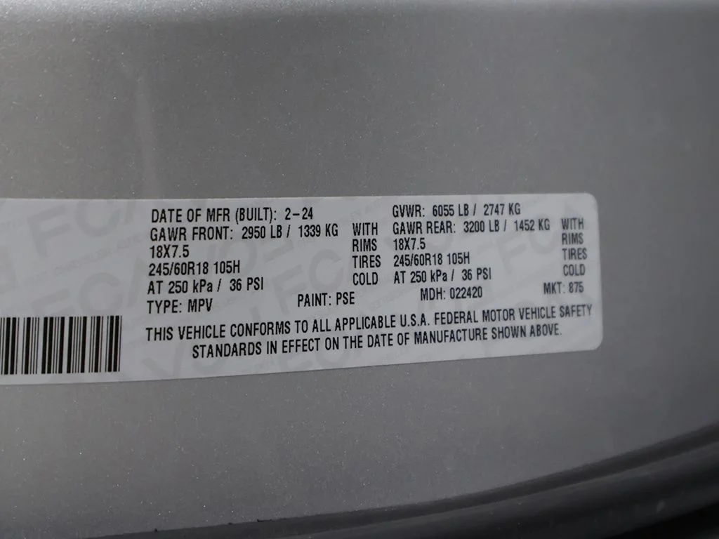 Used 2024 Silver Mist Clearcoat Chrysler Limited image 57