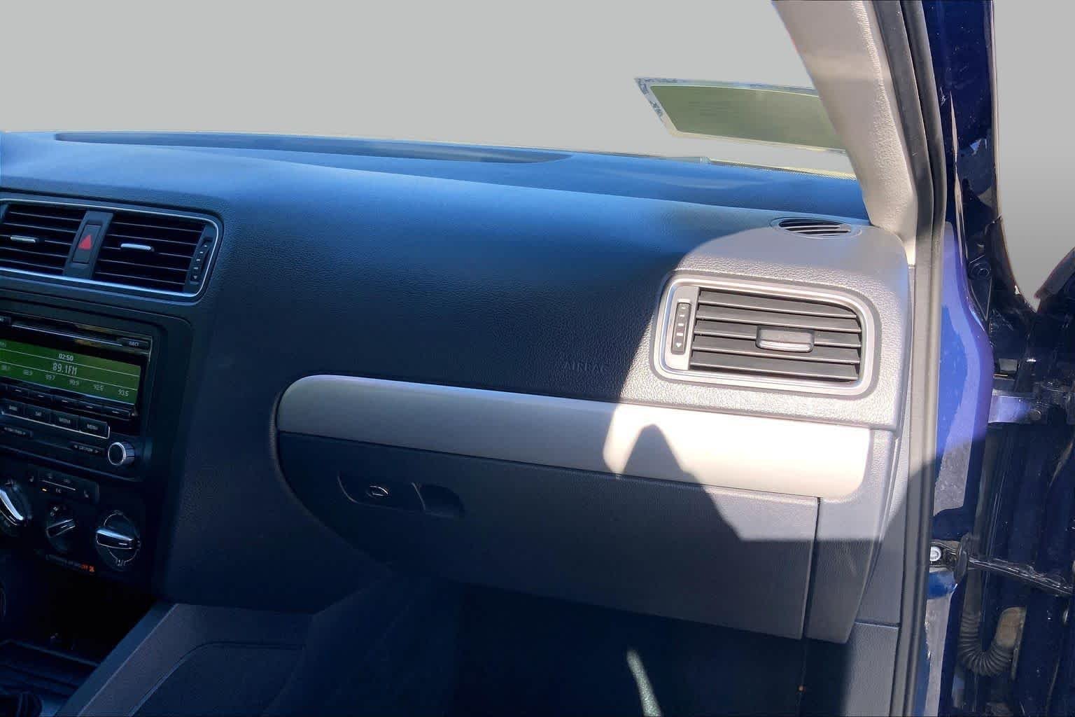 Used 2013 Tempest Blue Metallic Volkswagen SE image 19