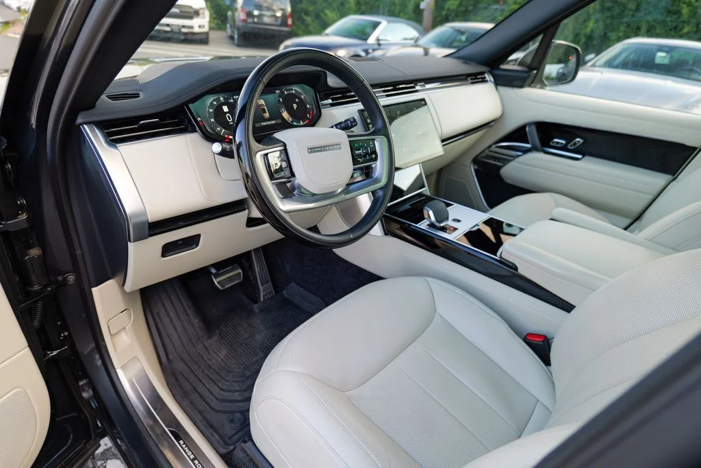 Used 2025 Gray Land Rover SE image 19