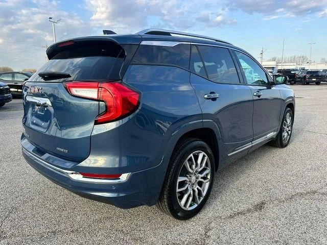 2024 GMC Terrain Denali - Photo 7