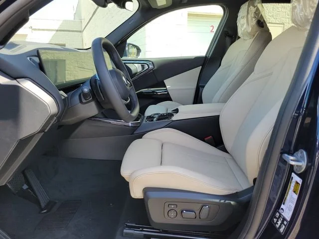 2026 BMW X3 30 - Photo 18