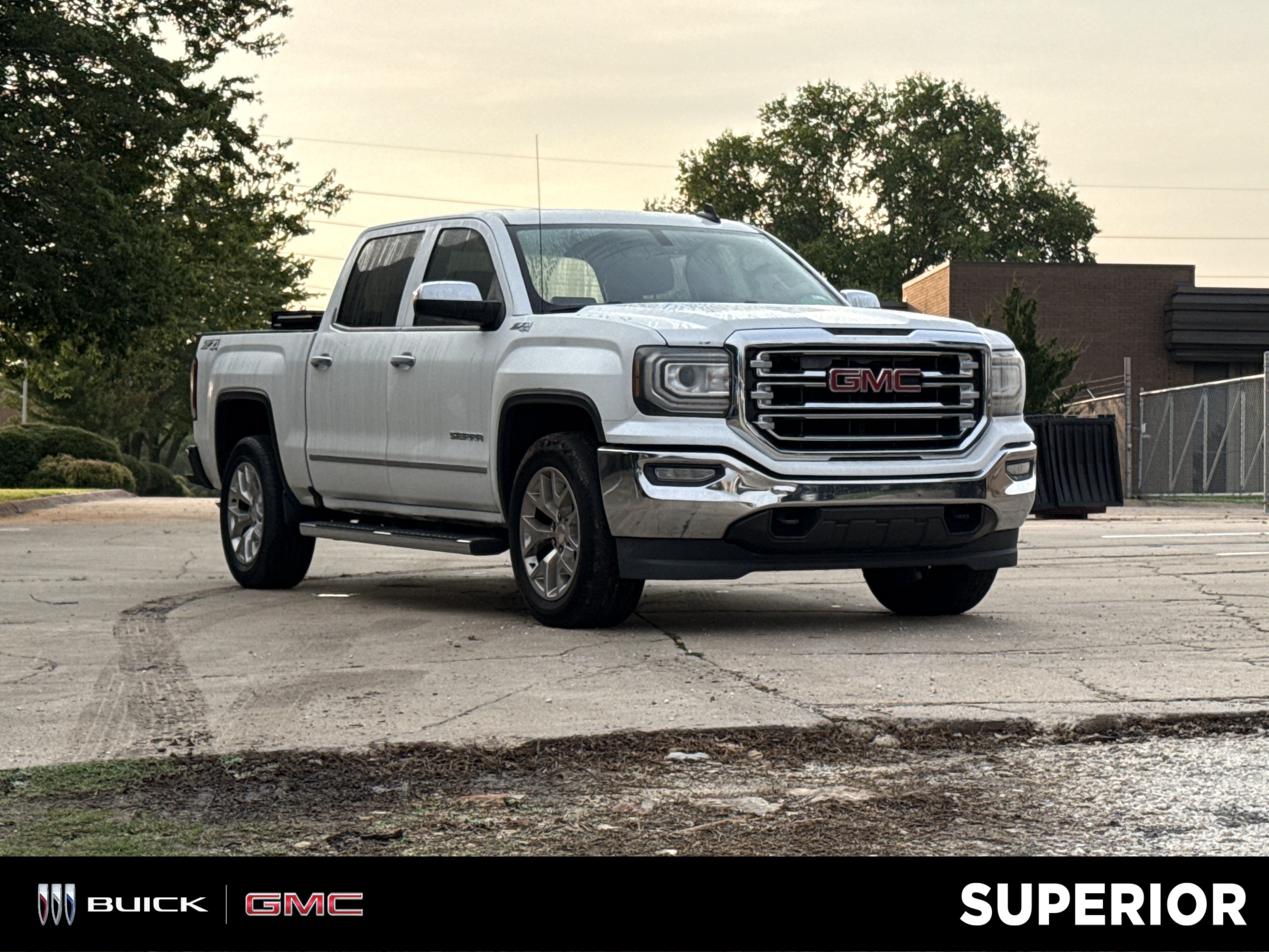 2017 GMC Sierra 4WD Crew Cab Short Box SLT's photo
