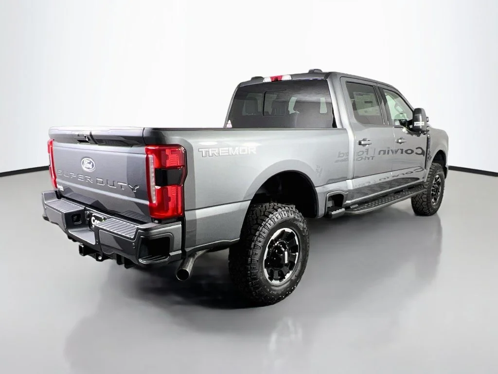 New 2027 Carbonized Gray Metallic Ford XLT image 14