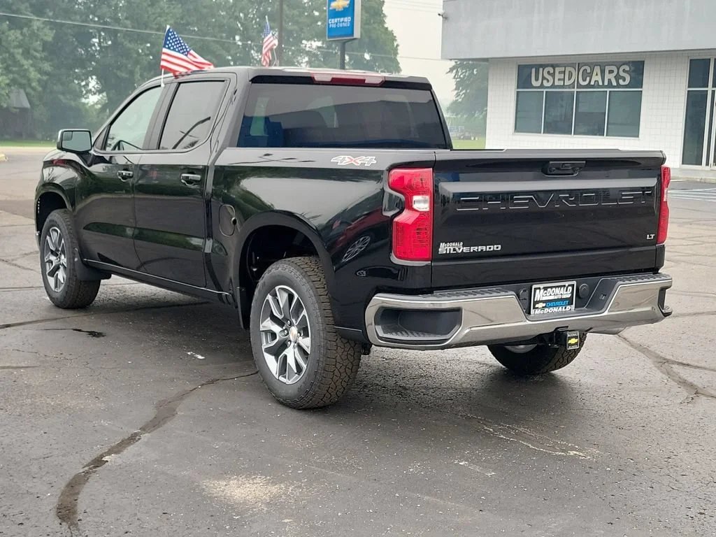 New 2026 Black Chevrolet LT (2FL) image 4