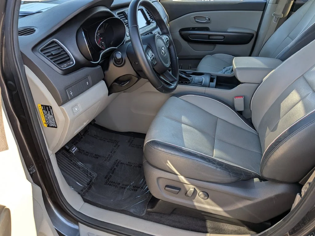 Used 2018 Platinum Graphite Kia LX image 19