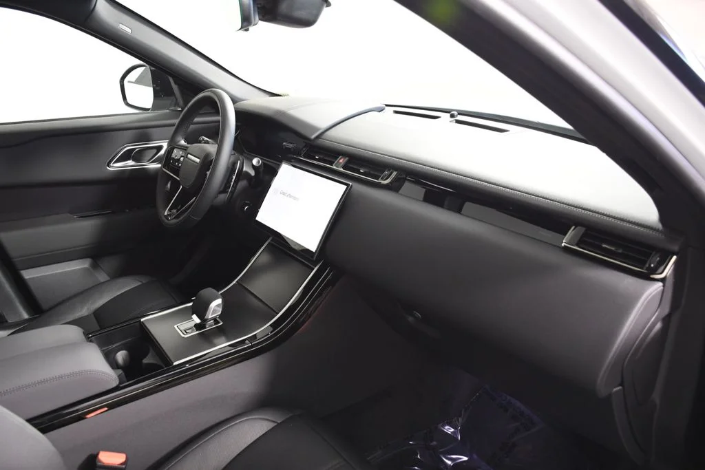 New 2026 Fuji White Land Rover Dynamic SE image 19