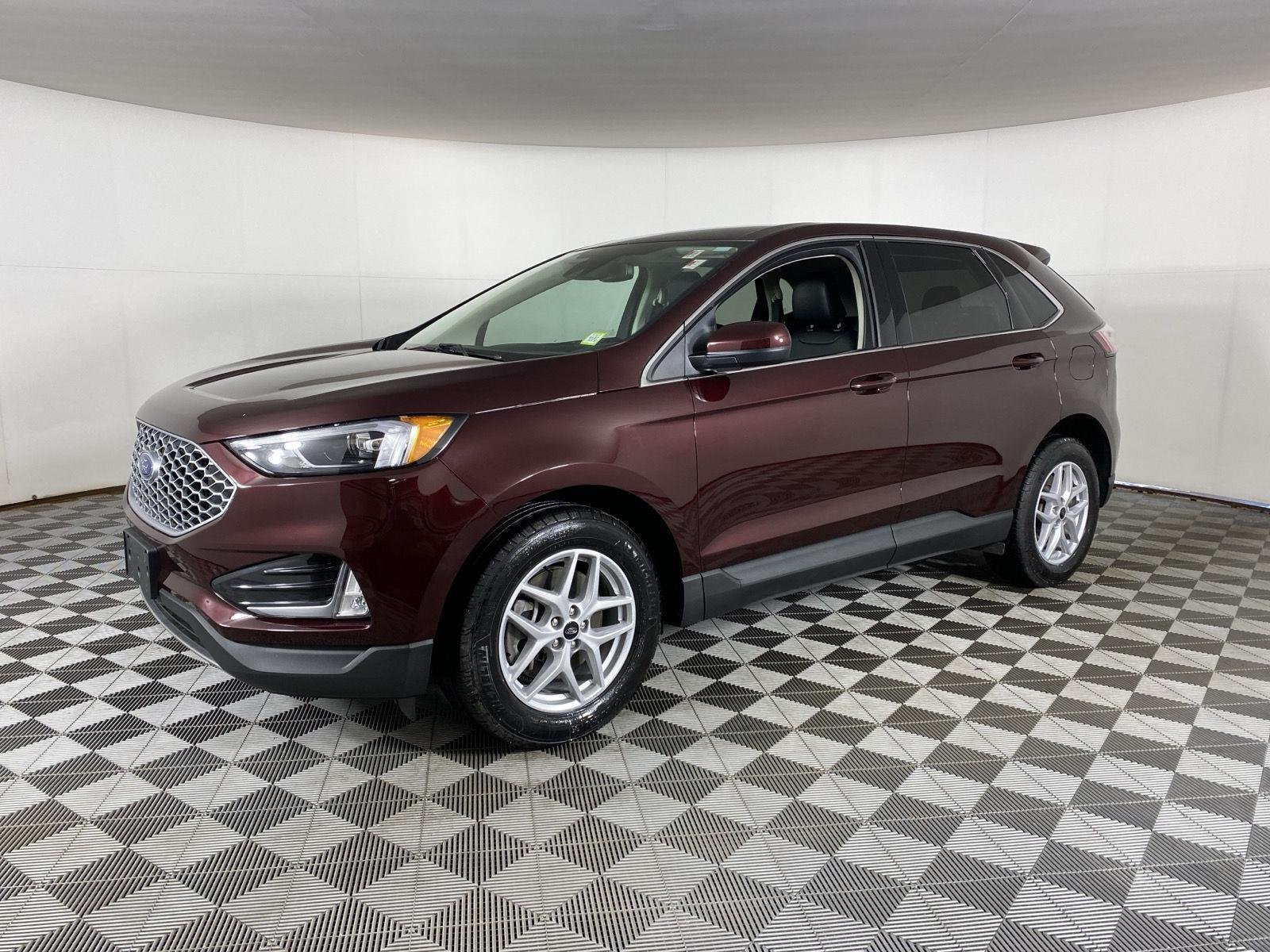 Used 2024 Burgundy Velvet Metallic Tinted Clearcoat Ford SEL image 17