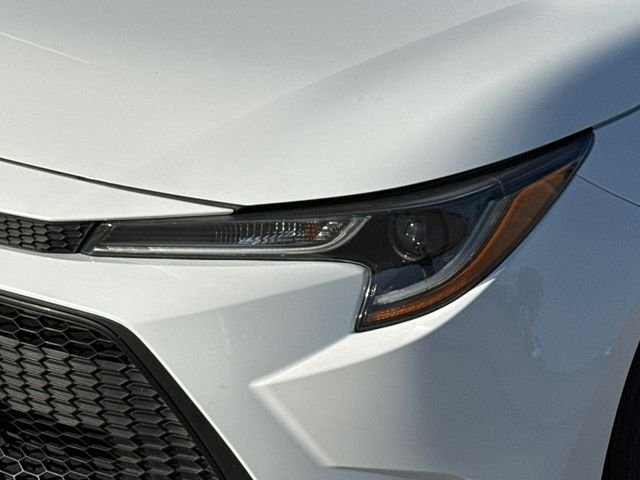 Used 2022 White Toyota LE image 4