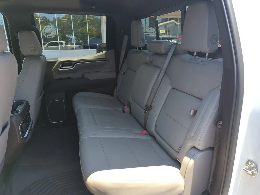 Used 2025 White Chevrolet LTZ image 29