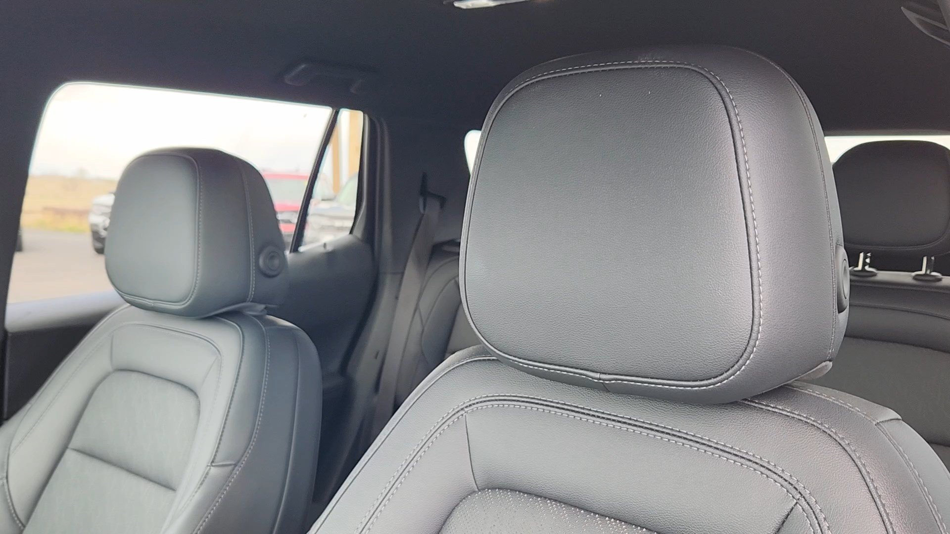 Used 2025 Summit White Chevrolet AWD LT image 10