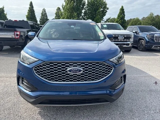 Used 2023 Blue Ford SEL image 2