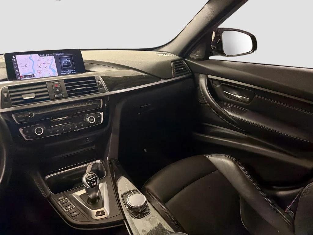 Used 2018 Orange BMW Base image 24