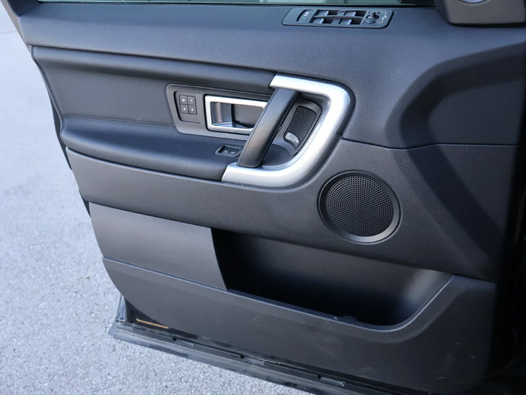 Used 2019  Land Rover  image 37