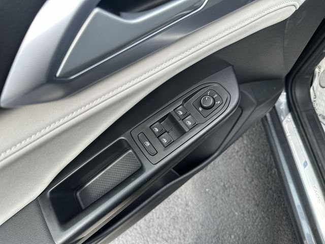 Used 2025 Gray Volkswagen 1.5T SE image 17