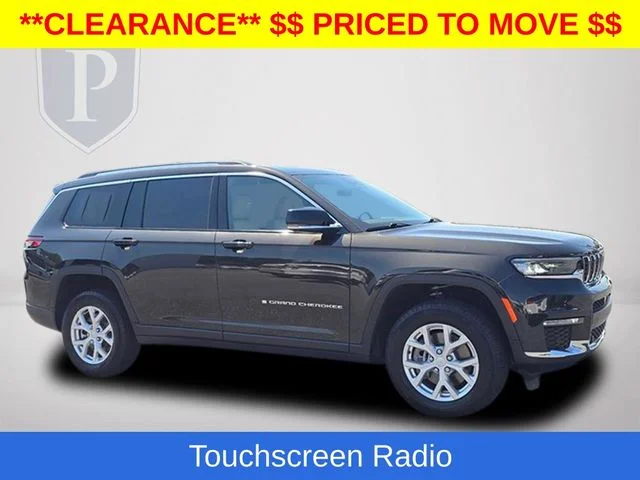 Used 2023  Jeep Limited image 2