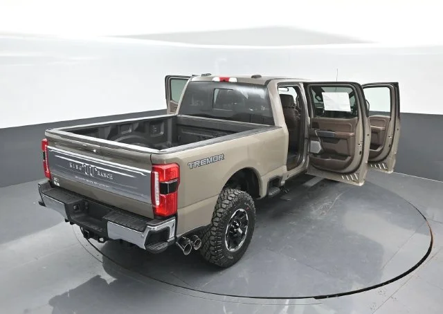 New 2027 Marsh Gray Metallic Ford F-250® King Ranch® image 32
