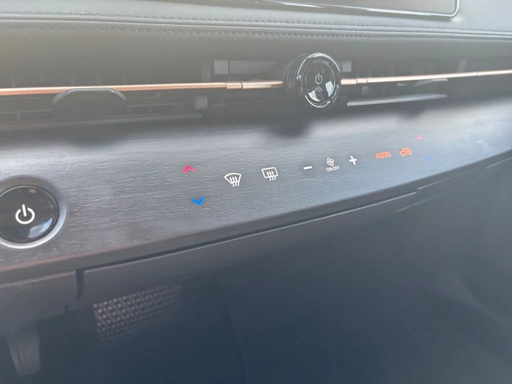 Used 2023 Gray Nissan ENGAGE image 22