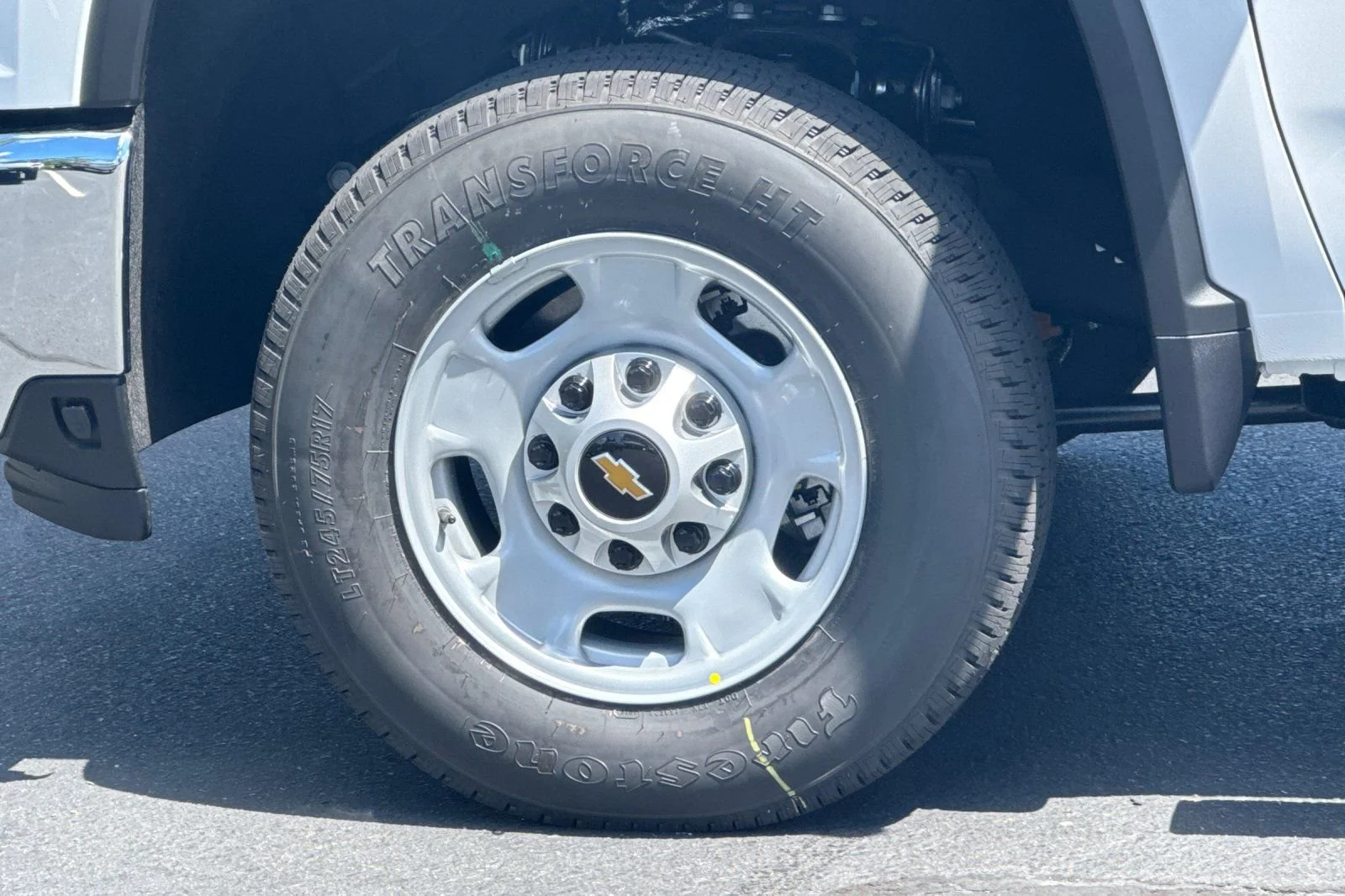 New 2026 Summit White Chevrolet WT image 23