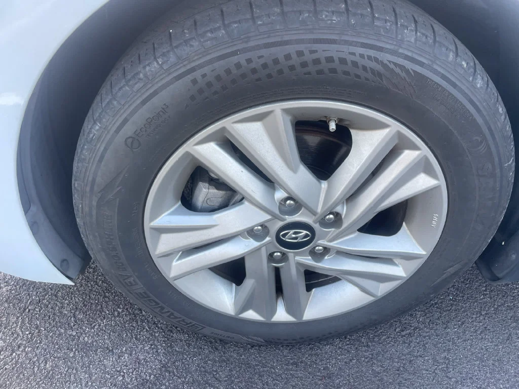 Used 2020 White Hyundai Value Edition image 4