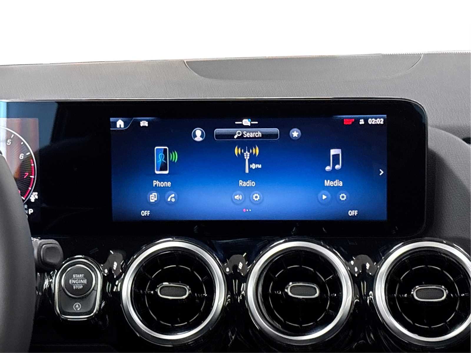 Used 2026 Mountain Grey Metallic Mercedes-Benz GLA 250 image 17