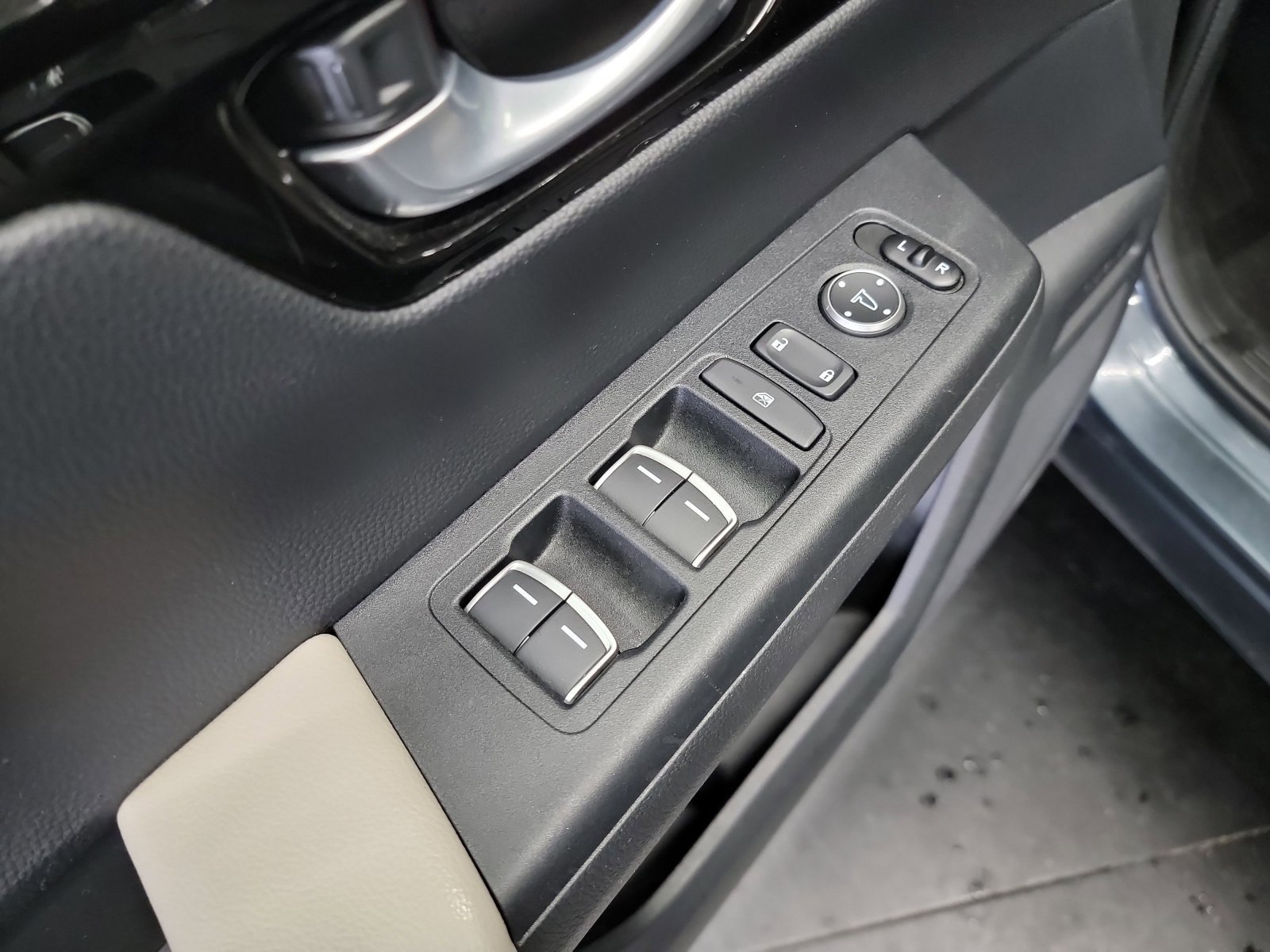 2023 Honda CR-V EX-L - Photo 14