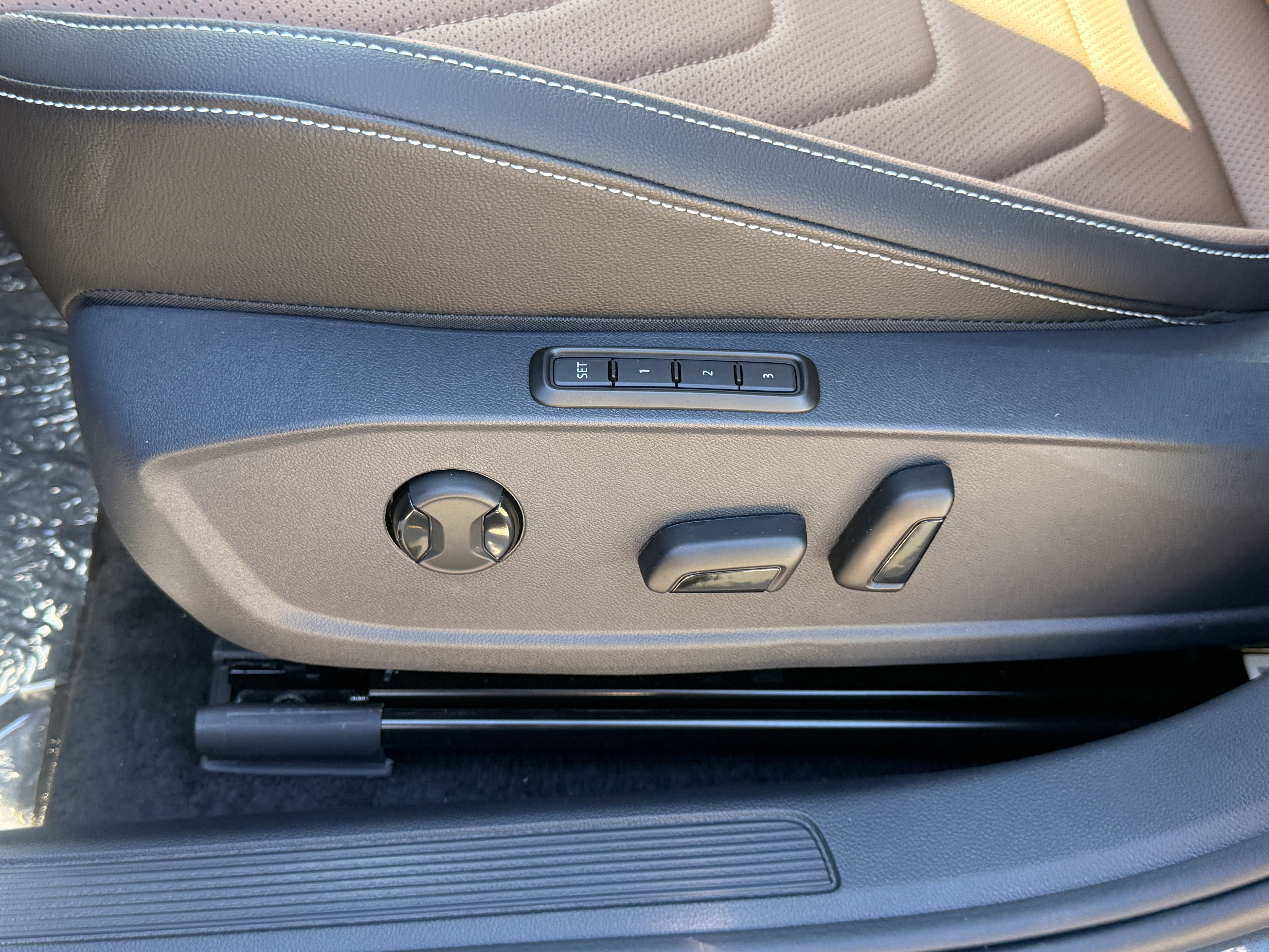 New 2026 Platinum Gray Metallic Volkswagen SEL image 8