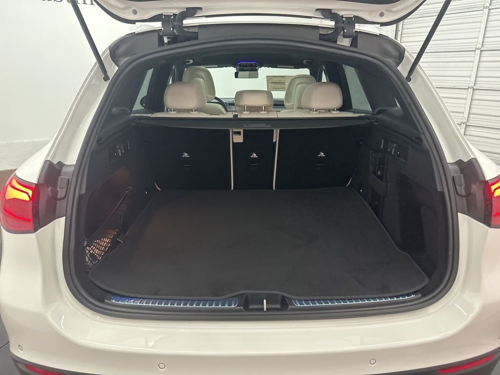 Used 2026 White Mercedes-Benz GLC 300 image 25
