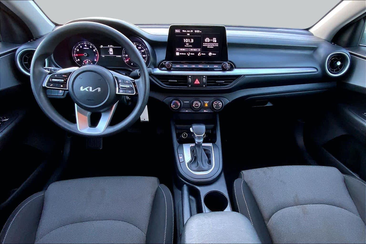 Used 2023 Aurora Black Kia LXS image 15