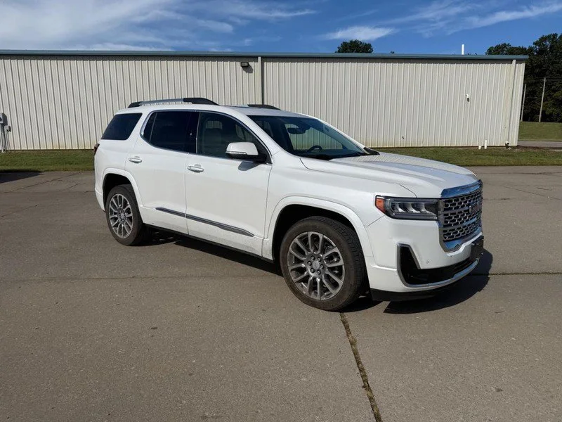 Used 2022 White GMC Denali image 1
