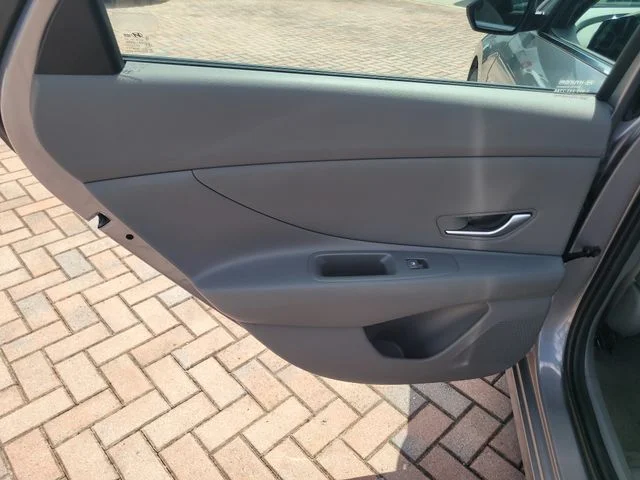 Used 2025  Hyundai SEL Convenience image 10