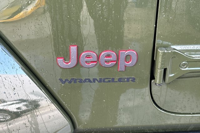 Used 2022 Green Jeep Rubicon image 14