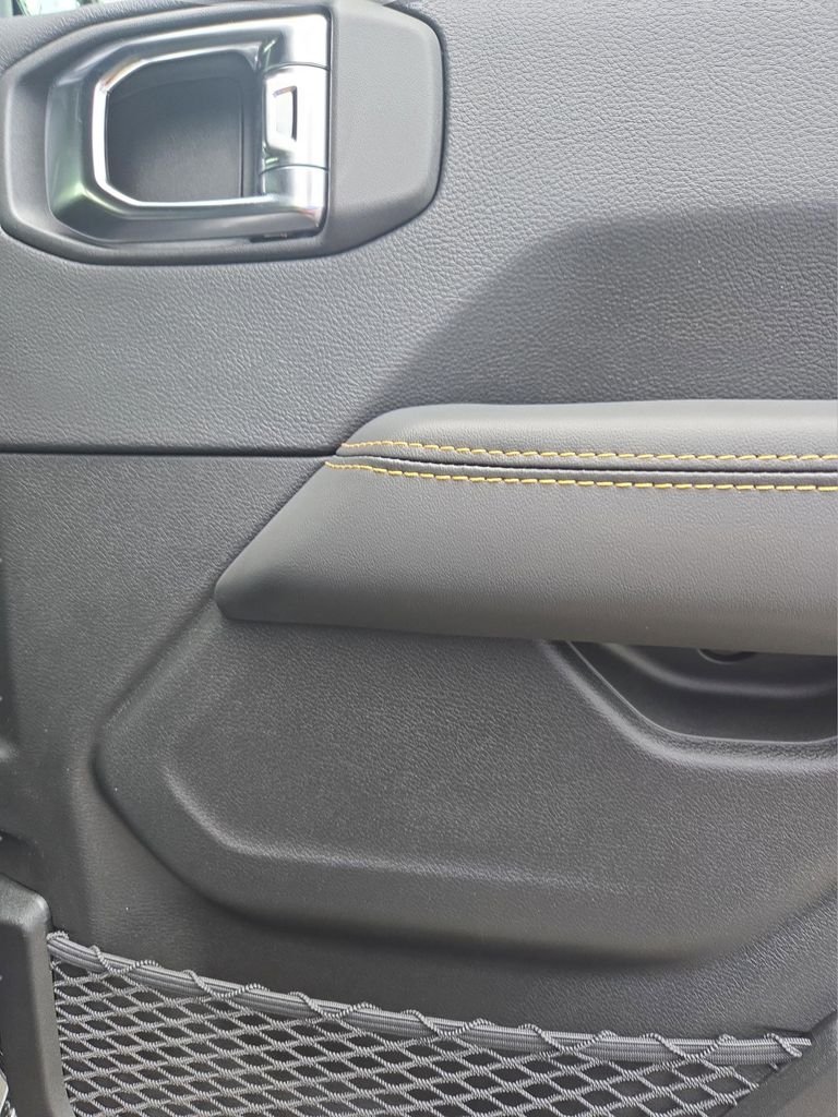 2025 Jeep Wrangler 4-Door Sahara - Photo 37