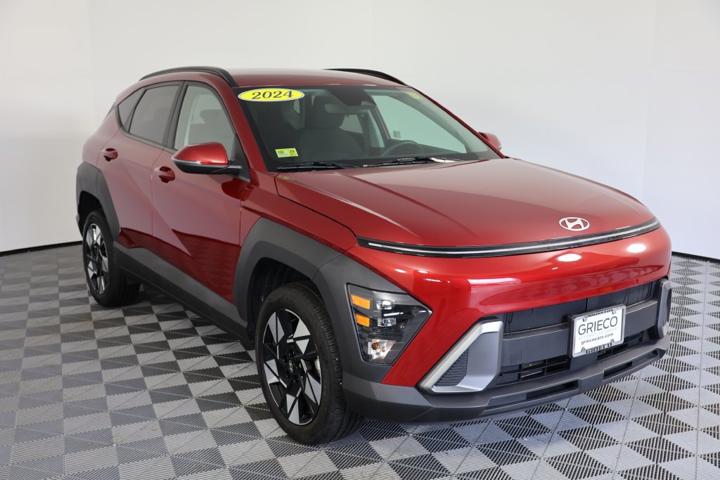 Used 2024 Red Hyundai SEL image 1