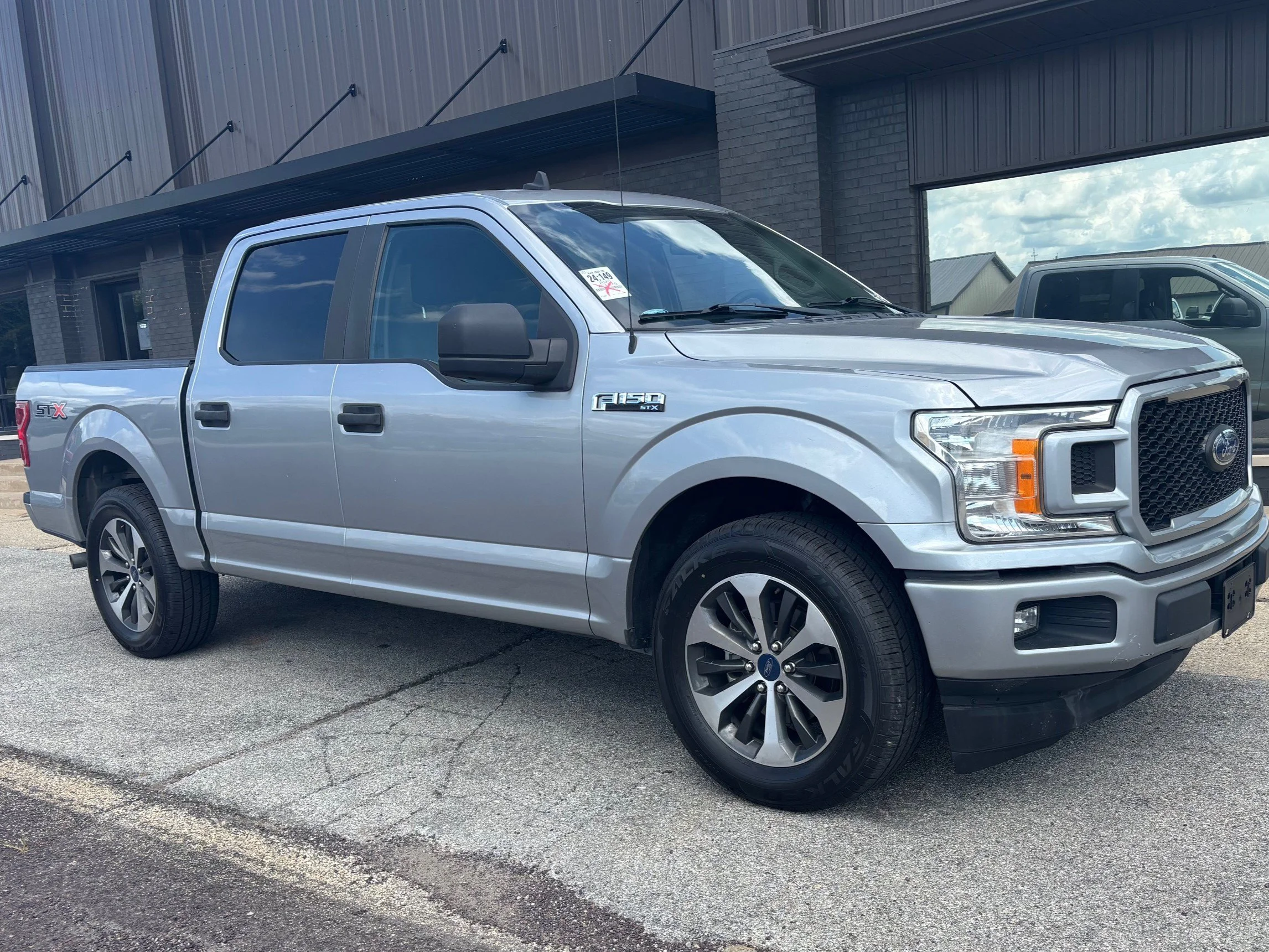 Used 2020 Iconic Silver Metallic Ford XL image 3