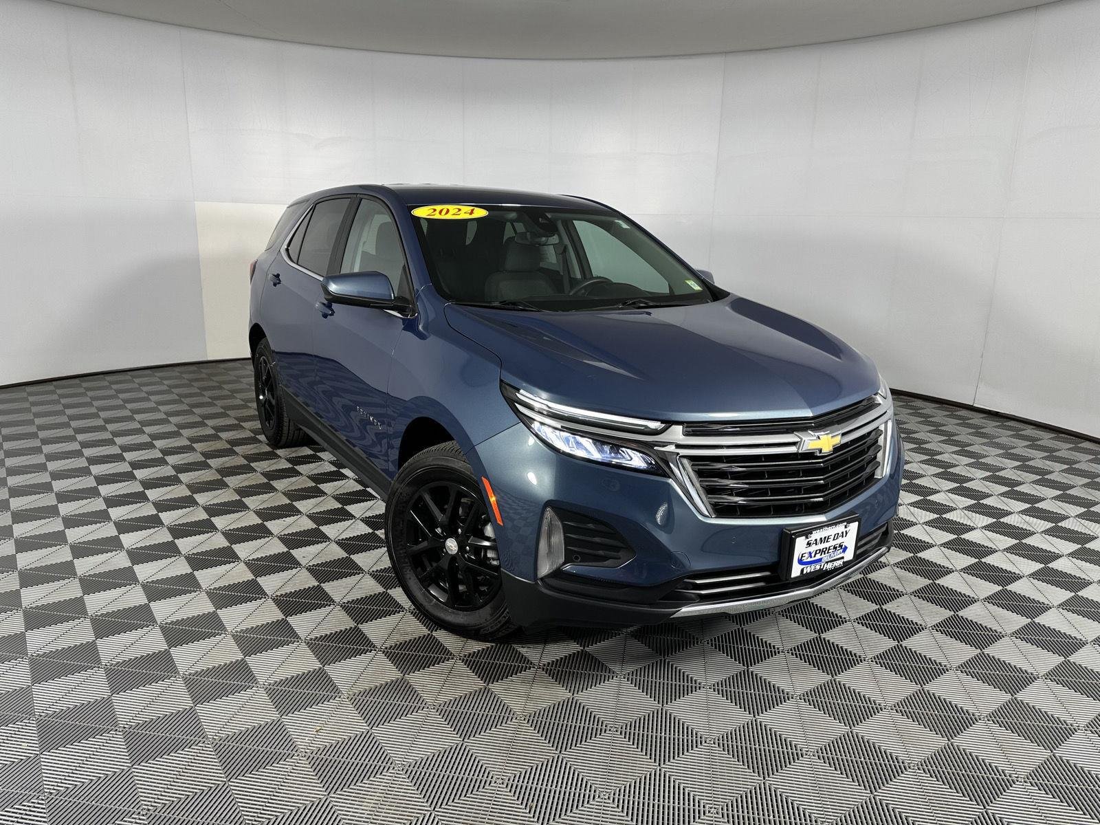 Used 2024 Lakeshore Blue Metallic Chevrolet LT image 21