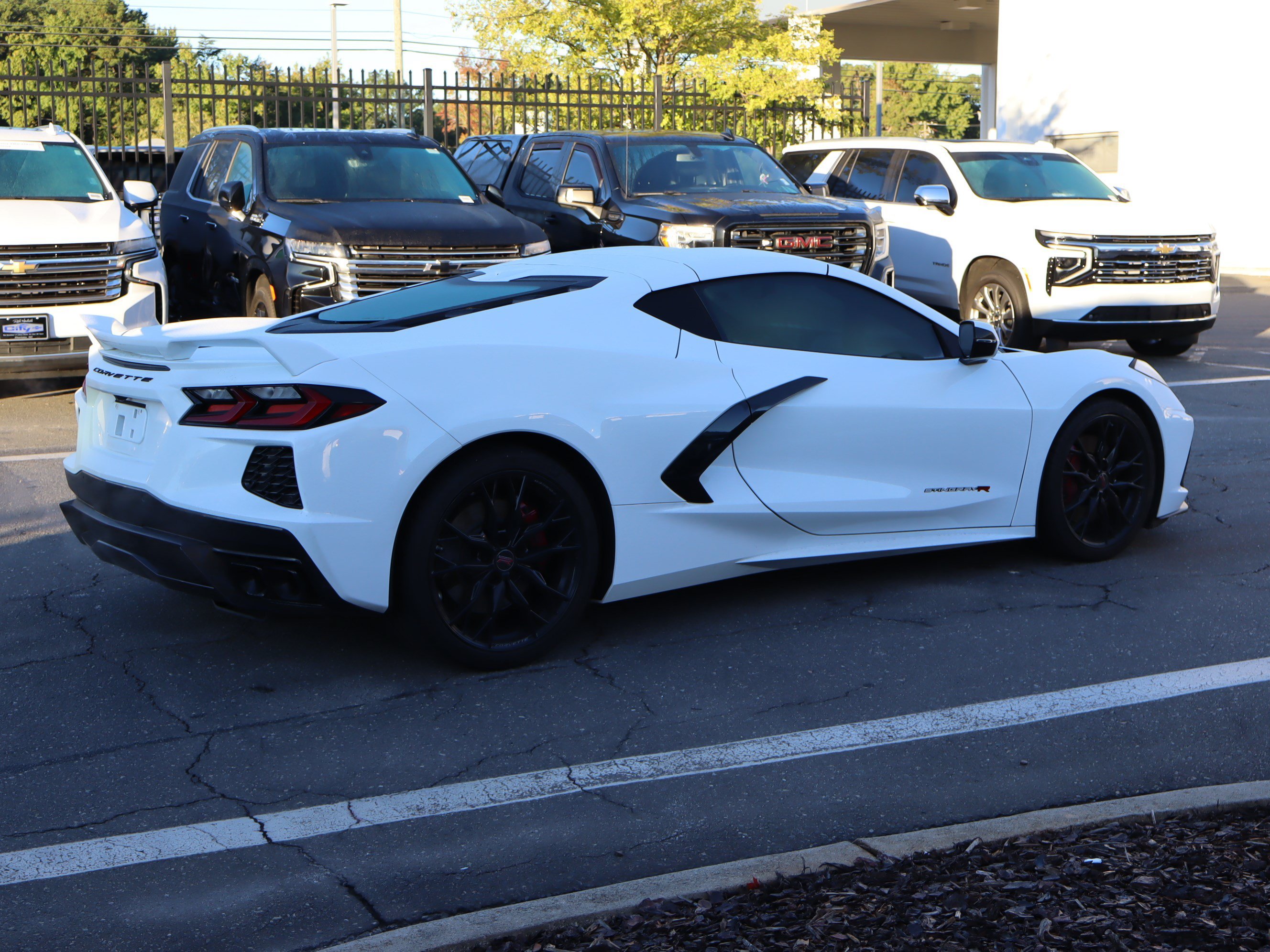 Used 2024 Arctic White Chevrolet 3LT image 9
