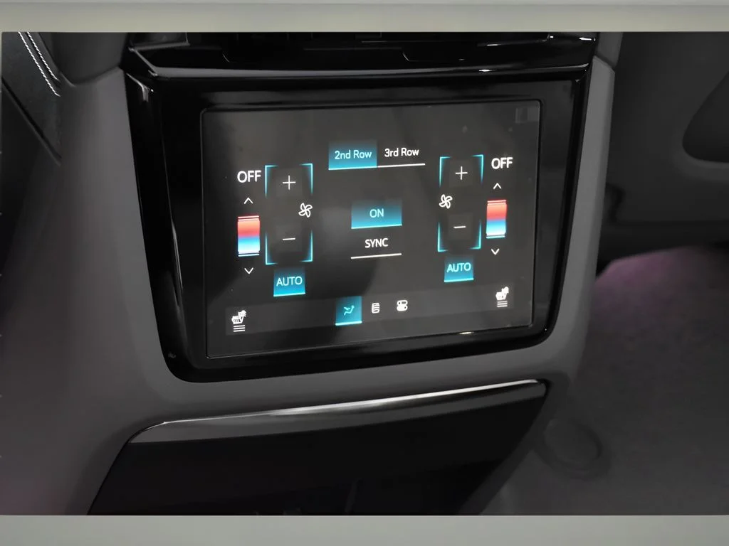2025 Cadillac Escalade IQ Luxury 1 - Photo 17